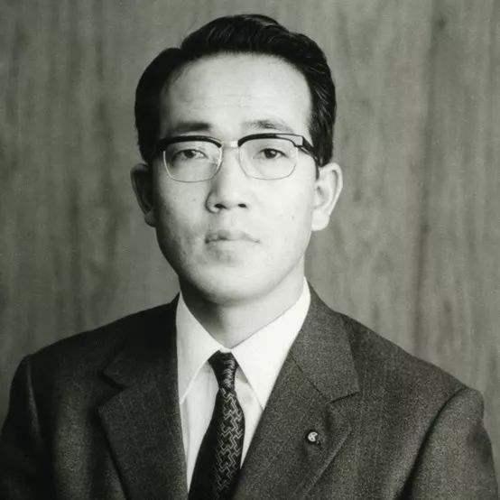 稻盛和夫65岁退休股票都给员工，选择出家却患癌，他的反应真绝了