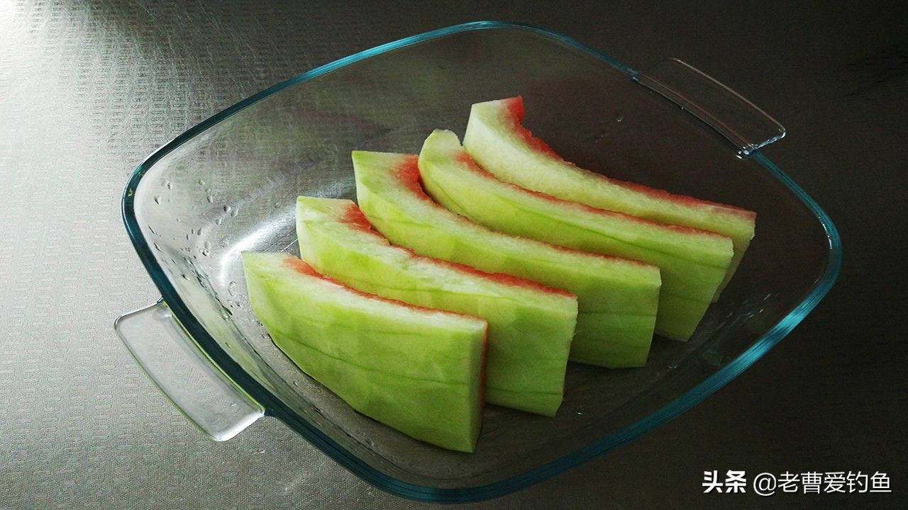 夏季不知道用什么饵料钓鱼！那就试试这些东西，效果好到让人称赞