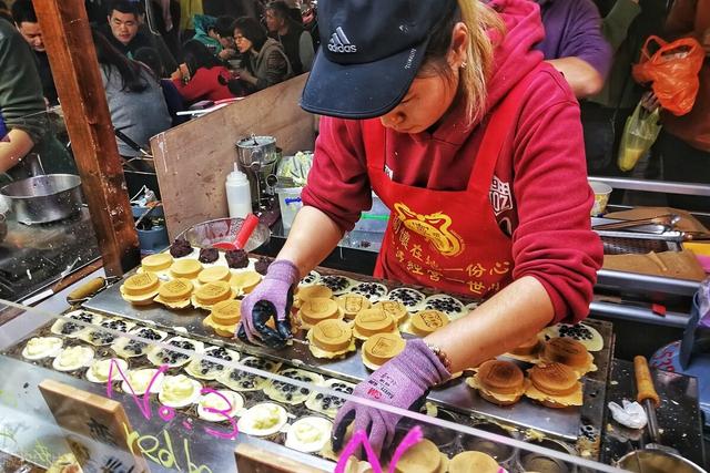 研究生收入不如卖麻辣烫，还不如去卖麻辣烫？对不起，你真做不了