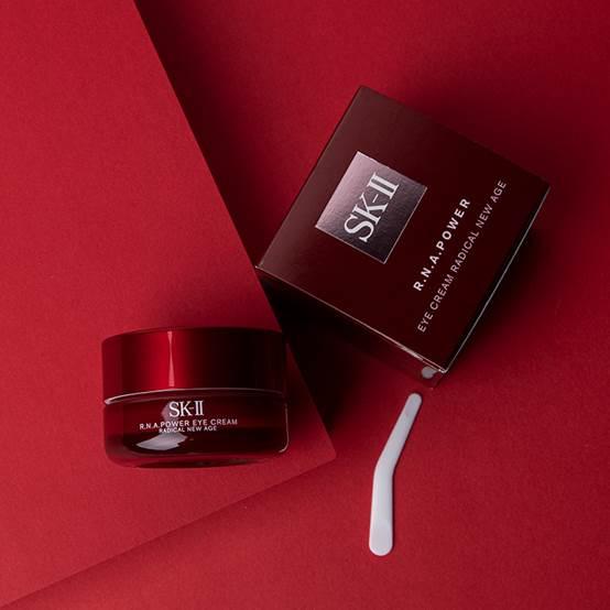 眼部护理刻不容缓，这8款人气眼霜让眼睛“重现光彩”