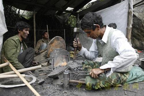 中国的第57个民族：此民族两百多年没有国籍，2003年加入中国籍