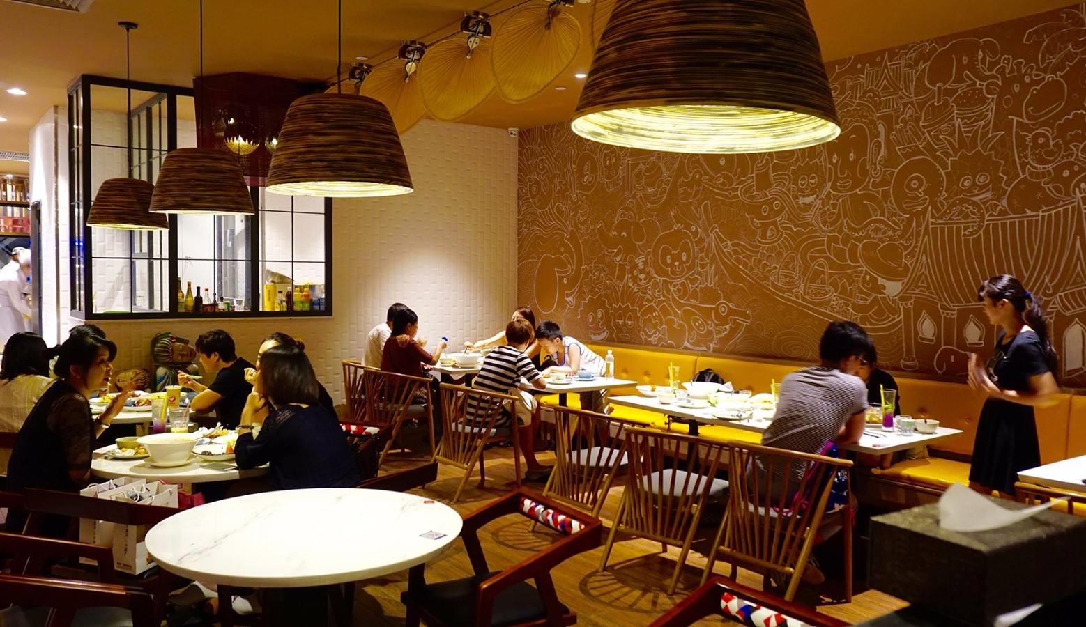 餐厅老板套路深！提高价格后，反而生意暴增，月入40万