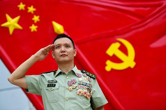 大校军官咋识别，在军中担任啥职务？2分钟必须介绍明白