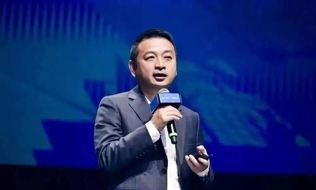 爱当北大教授胜过ceo的梁建章，凭什么能三挽携程于既倒？