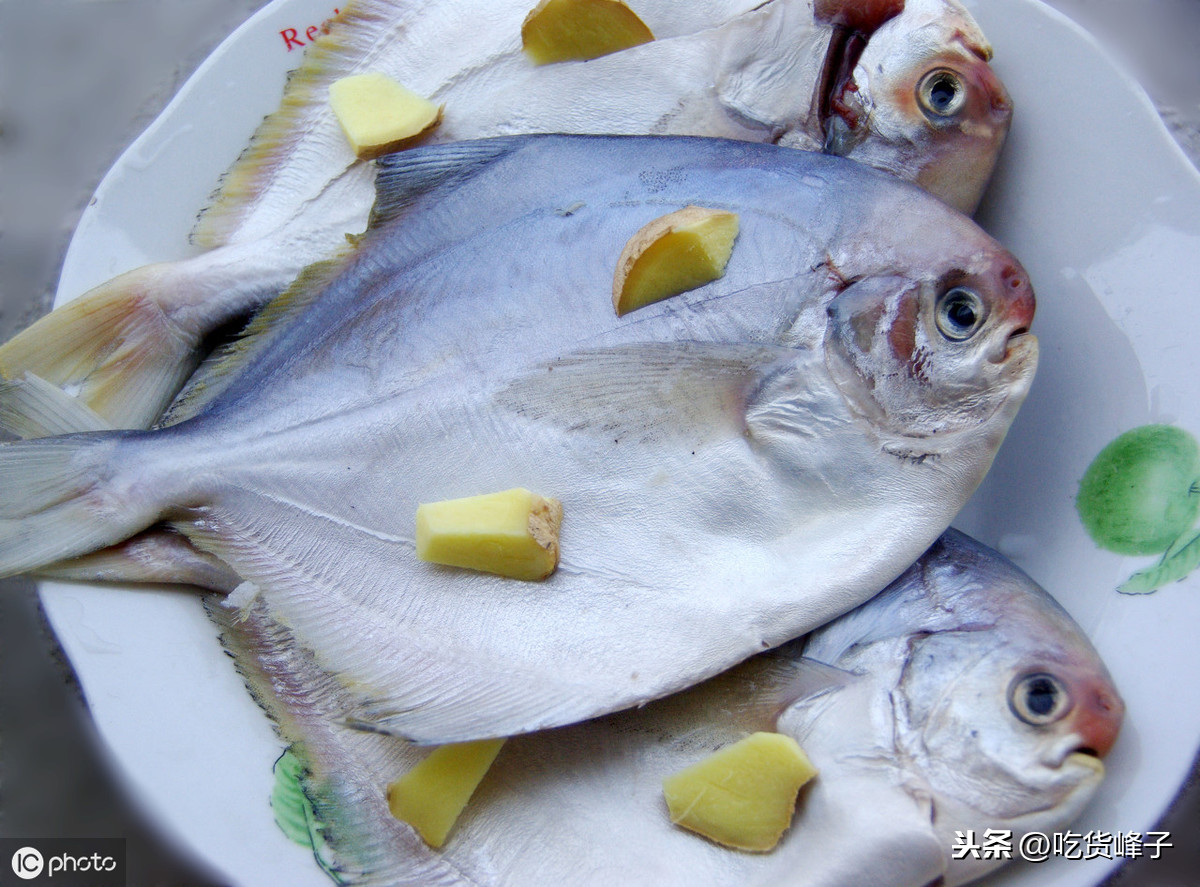 做鲳鱼，最好不要加水炖，海边人都这样做，鱼肉鲜嫩不腥气，真香