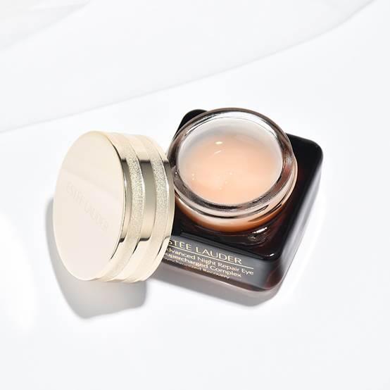 眼部护理刻不容缓，这8款人气眼霜让眼睛“重现光彩”