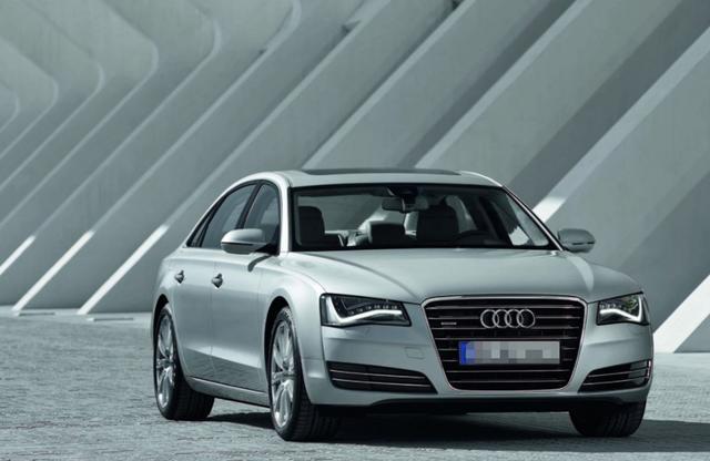 奥迪打响“价格战”,A8L降25万,这是向现实低头了?