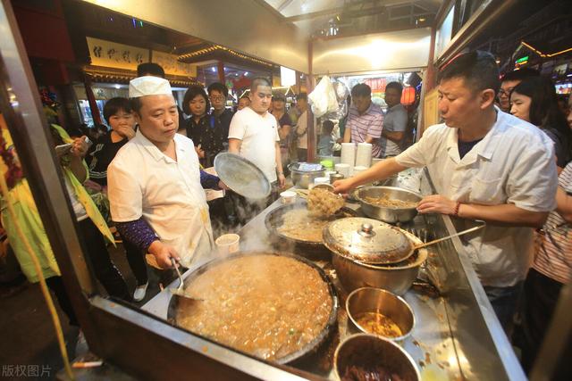 研究生收入不如卖麻辣烫，还不如去卖麻辣烫？对不起，你真做不了