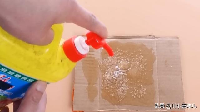 家里有蟑螂不要用药了，通过这招，蟑螂全部死光，还卫生