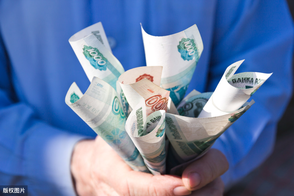 当面试官问你期望工资？这4句万能回答，绝对给你加分