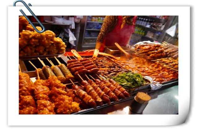 一个47岁的失业者，准备摆地摊卖小吃，什么项目容易做、利润高？