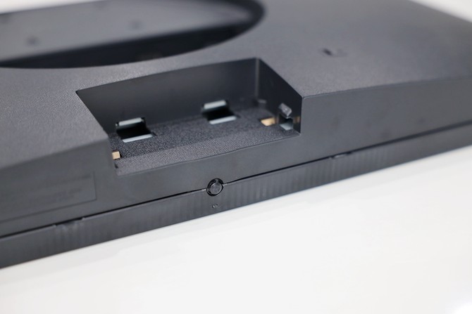 让桌面尽显专业“色彩”！三星UR55高分显示器评测