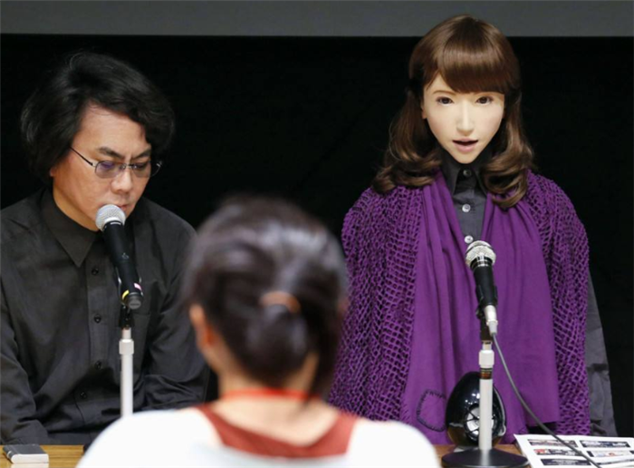 女性机器人火了，颜值赛真人还不算啥，这3点性能比一般人还强