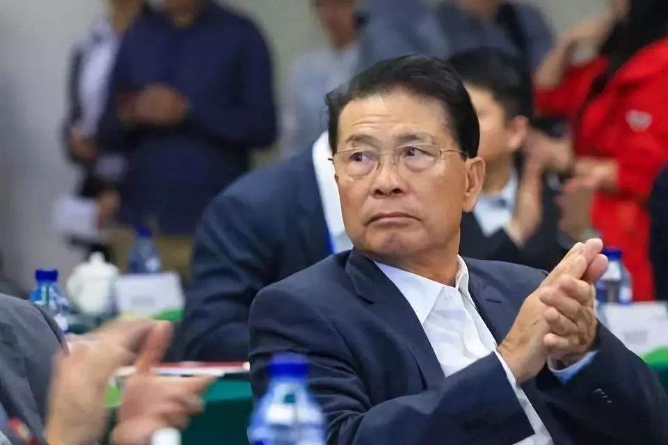 最热衷慈善的家电首富：身价高达1800亿，掌舵美的超越格力