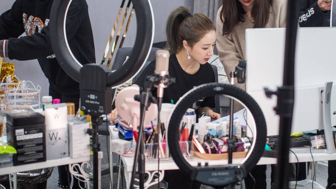 新零售：以直播带货为始，以数字化为终