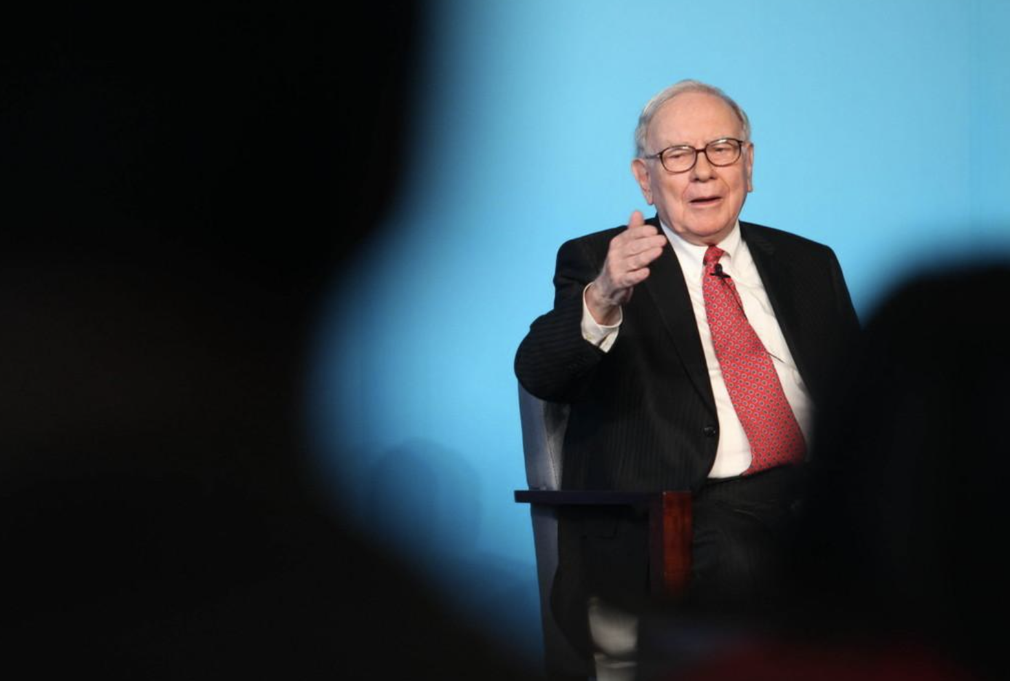 巴菲特对日企出手，一次就是五家，410亿大单背后有什么深意？