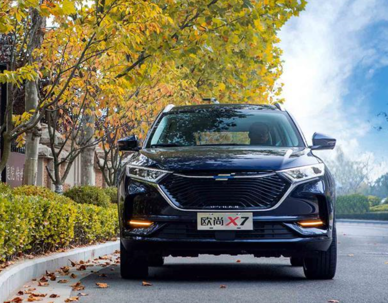 媲美浪姐们的飒，长安欧尚SUV家族组团出道