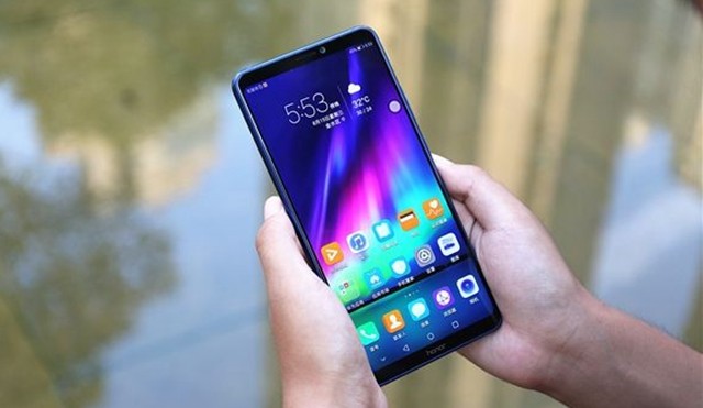 iPhone12或再引领轻薄时尚风潮，半斤机将被抛弃