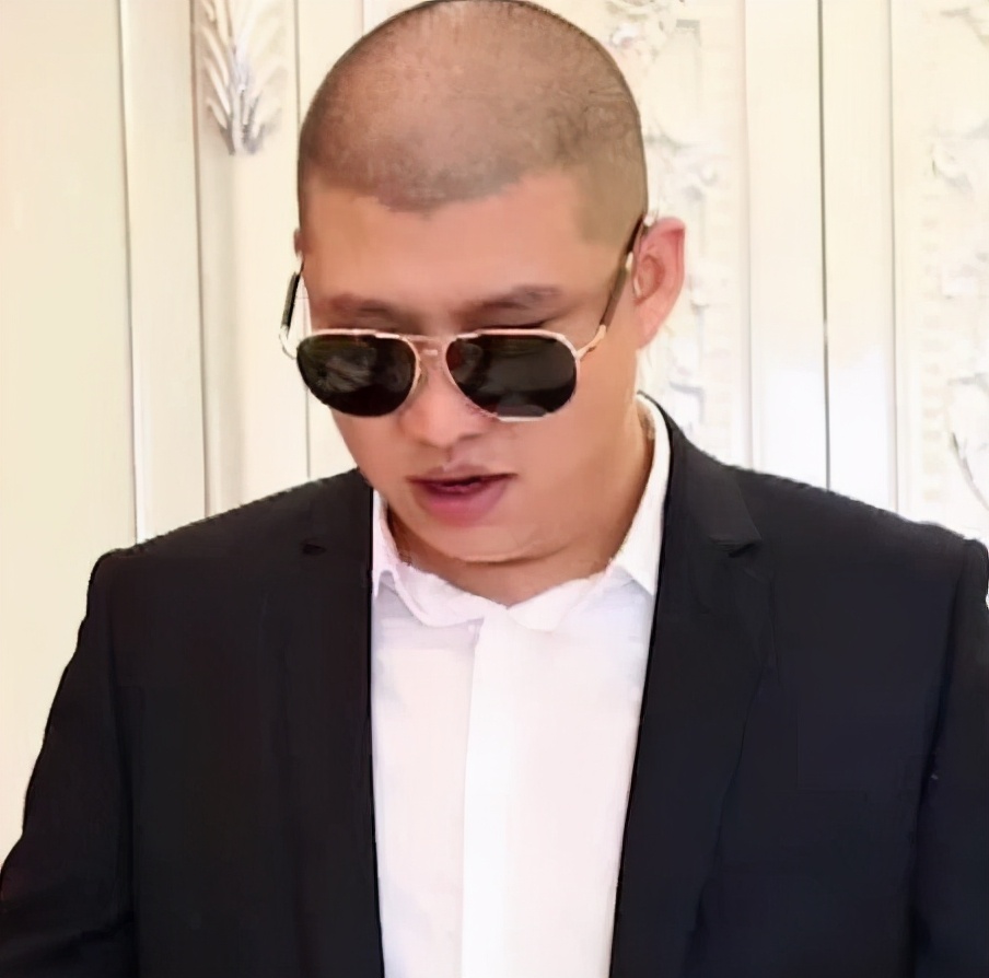 网红剧本炒作无底线，二驴直播出现私生子，一家人带孩子来要说法