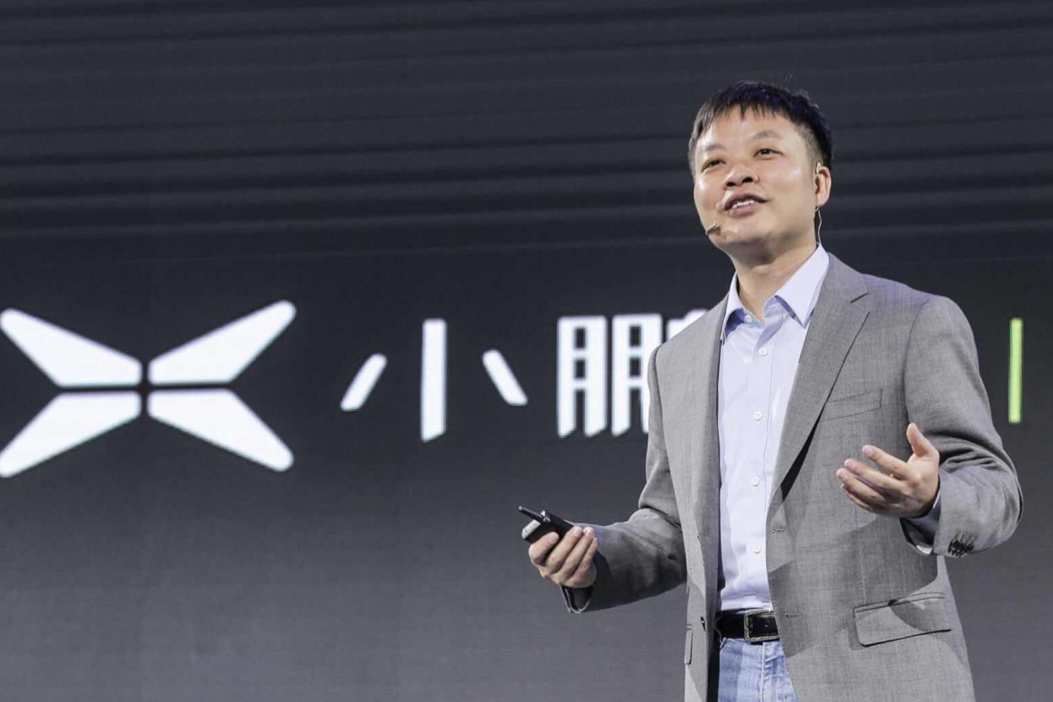 阿里“搅局”，100亿砸向新能源车，但未来最大赢家可能是软银