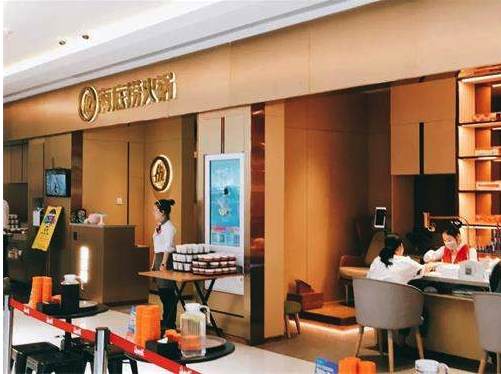 90后小伙摆摊创业，仅靠这3招，1个月开出多家分店