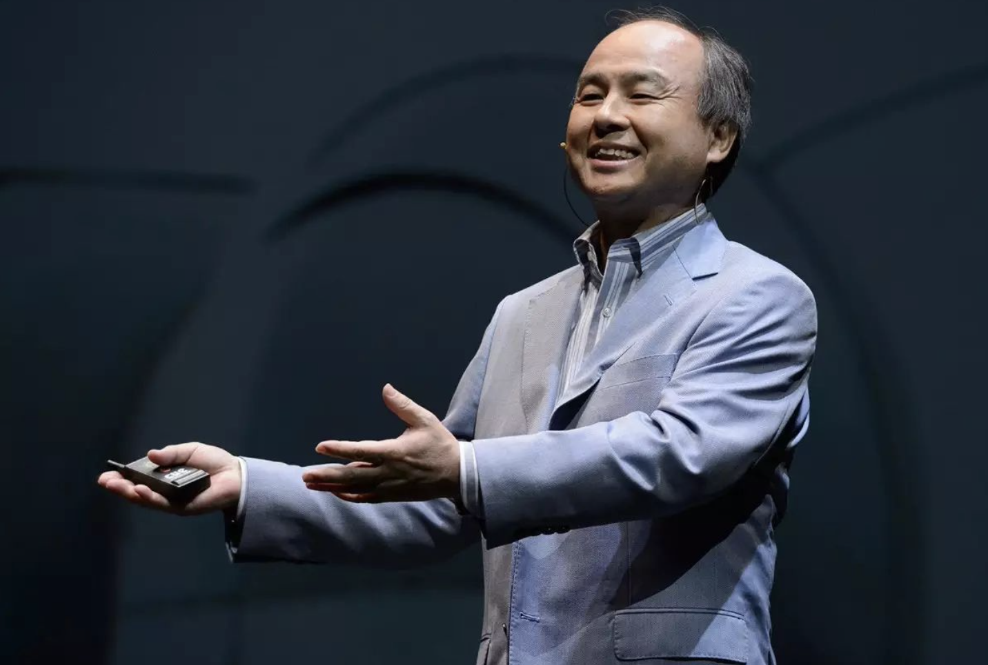 阿里“搅局”，100亿砸向新能源车，但未来最大赢家可能是软银