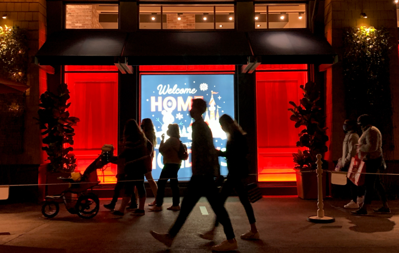 巨亏185亿，裁员名额提高至35000人，迪士尼扛不住了？