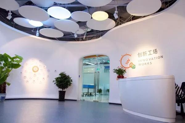 李开复回忆创业史：借办公室、招人融资难、夜夜失眠，创业艰辛