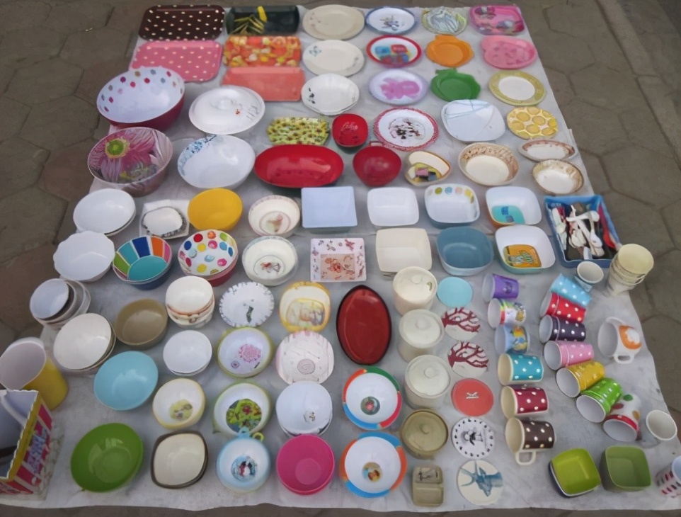 农村小伙摆地摊，所有商品“只送不卖”，反而还赚了3.6万