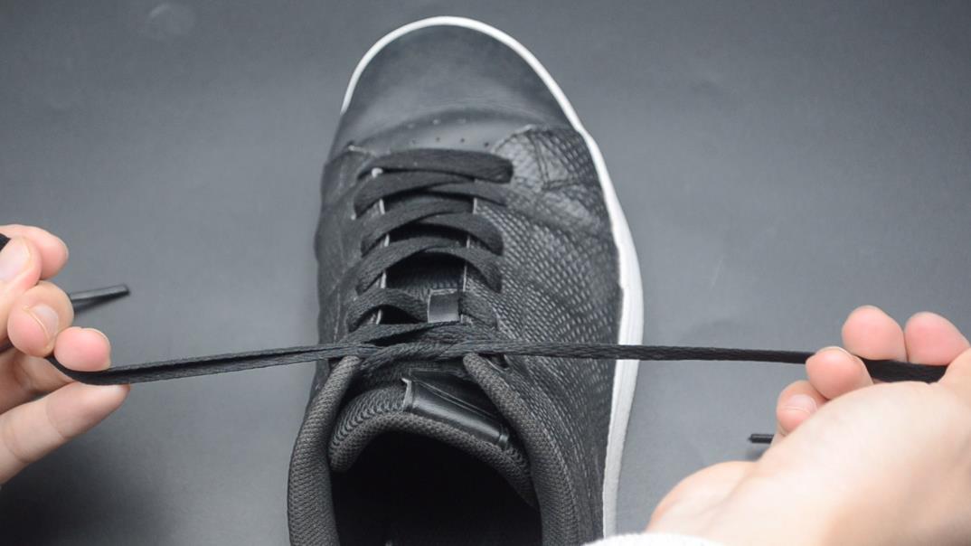 运动时鞋带老是松动？教你一招双蝴蝶结鞋带系法，美观又牢固