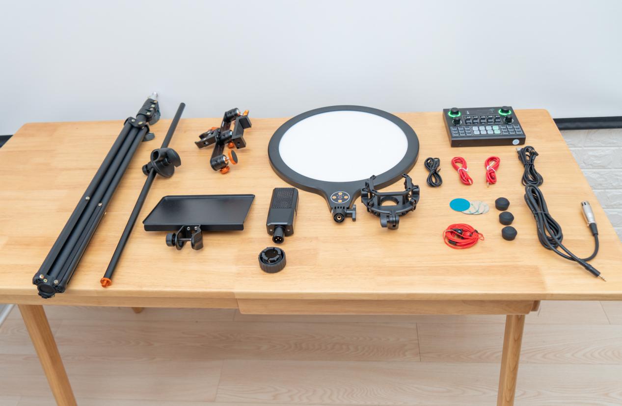 千元内就能搞定全套直播装备，SMORSS创新直播套装开箱体验