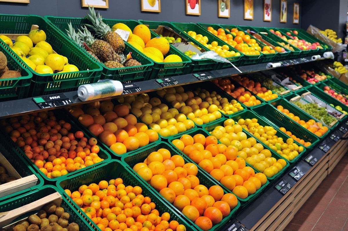 一个水果生鲜超市，到底每年能赚多少钱？