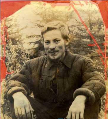 老照片模糊不清？别怕，送PS修复破损神器一秒神奇复原