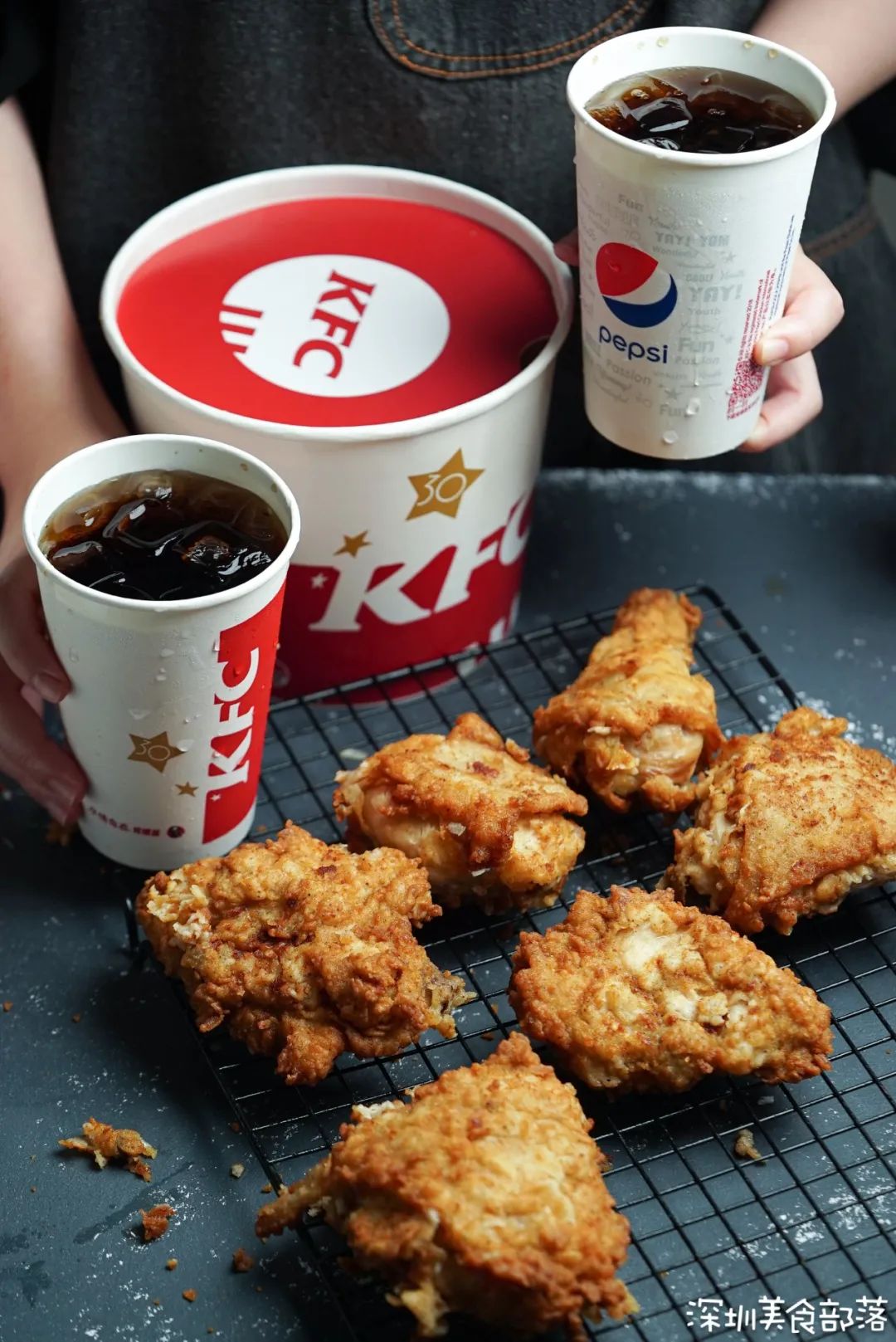 KFC半价炸鸡桶，限时卖