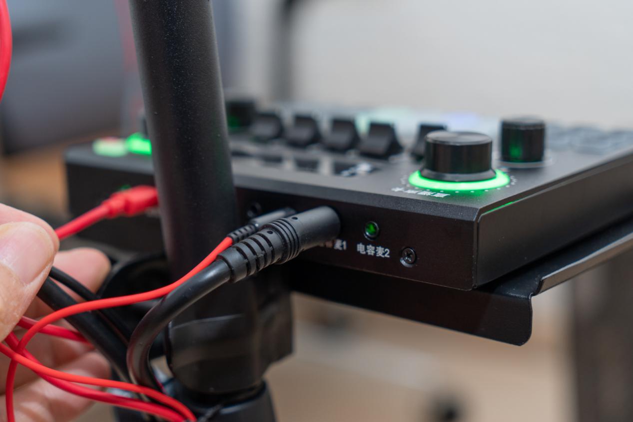 千元内就能搞定全套直播装备，SMORSS创新直播套装开箱体验