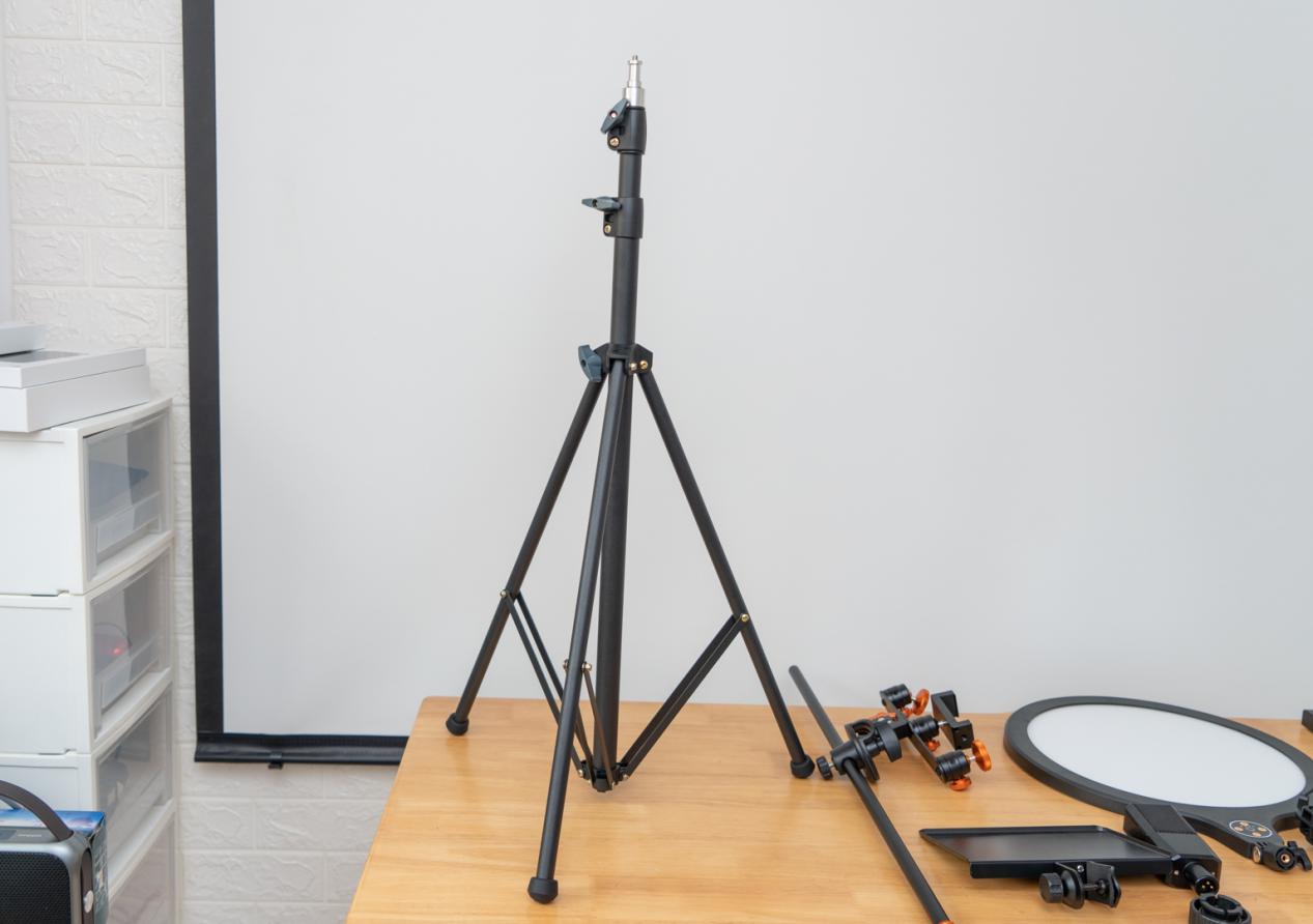 千元内就能搞定全套直播装备，SMORSS创新直播套装开箱体验