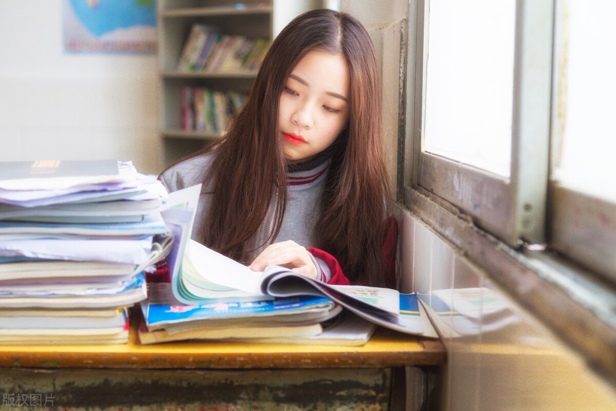 我，在编幼师月入5千，比合同工工资多3倍，上班一周后却想放弃