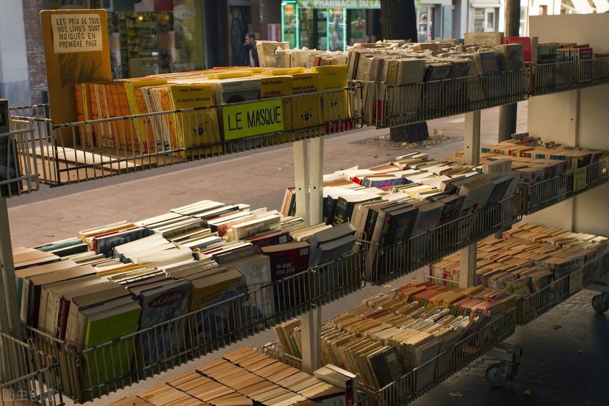 我，退伍老兵转行做二手书店老板，没想一套破书转手赚6万