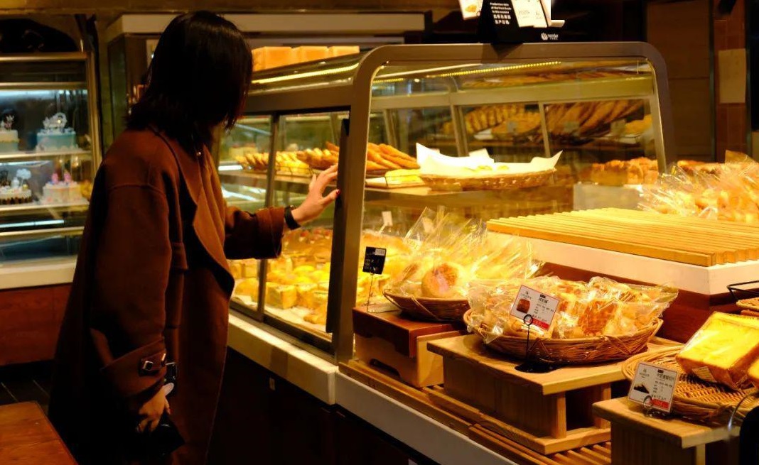 原本生意冷清的面包店，只用了一招，单日收入过万，生意迅速提升