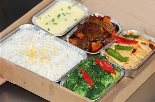 外卖小哥自焚讨薪，反映外卖平台对员工敲骨吸髓式压榨