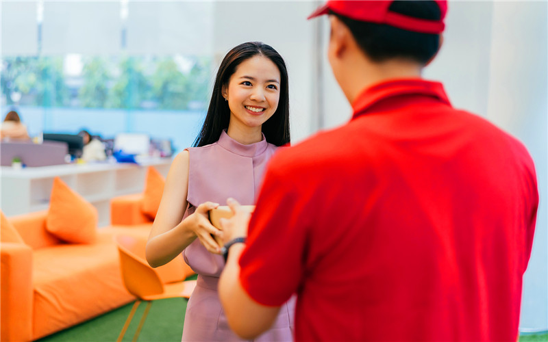 现在投入15万开店，有哪些稳妥赚钱的项目可以选择？推荐一下