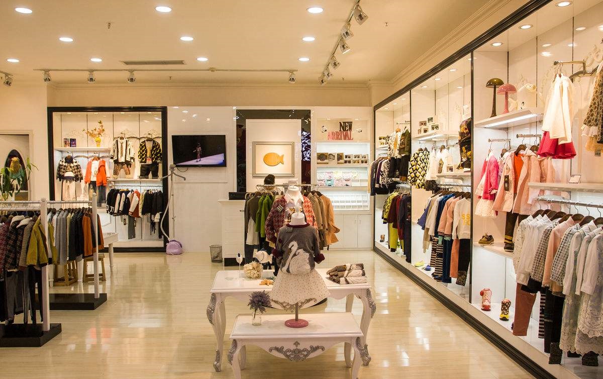 服装店老板太会做生意了！一招免费送衣服引流无数，半年赚百万