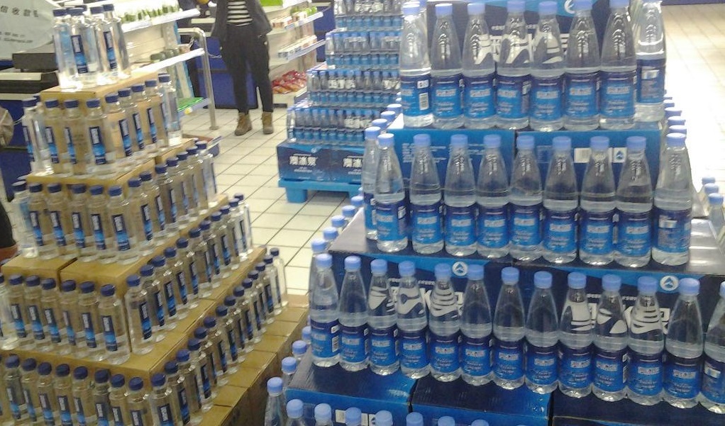 绝佳营销方案：买矿泉水送电动车，一月赚65万！老板高兴坏了