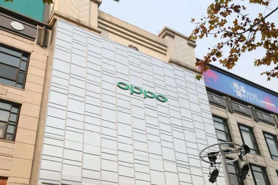 旗舰店关闭、经销商造反,5G开店潮中直营与加盟的博弈