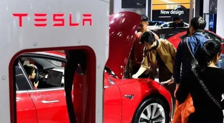 特斯拉全年盈利，北汽系能源裁员20%！两极表现因何而生？