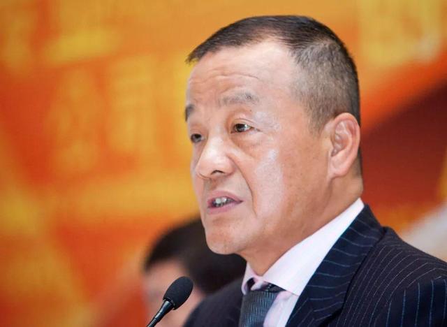 最牛的“藏富大佬”：打造资产8万亿的金融航母，真实财富是个谜