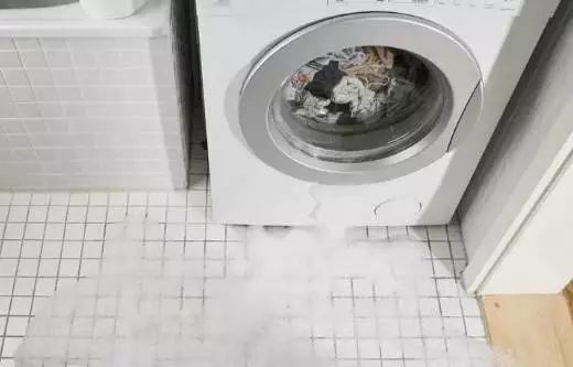 难怪你家洗衣机会漏水，原来这个细节没做对，涨知识