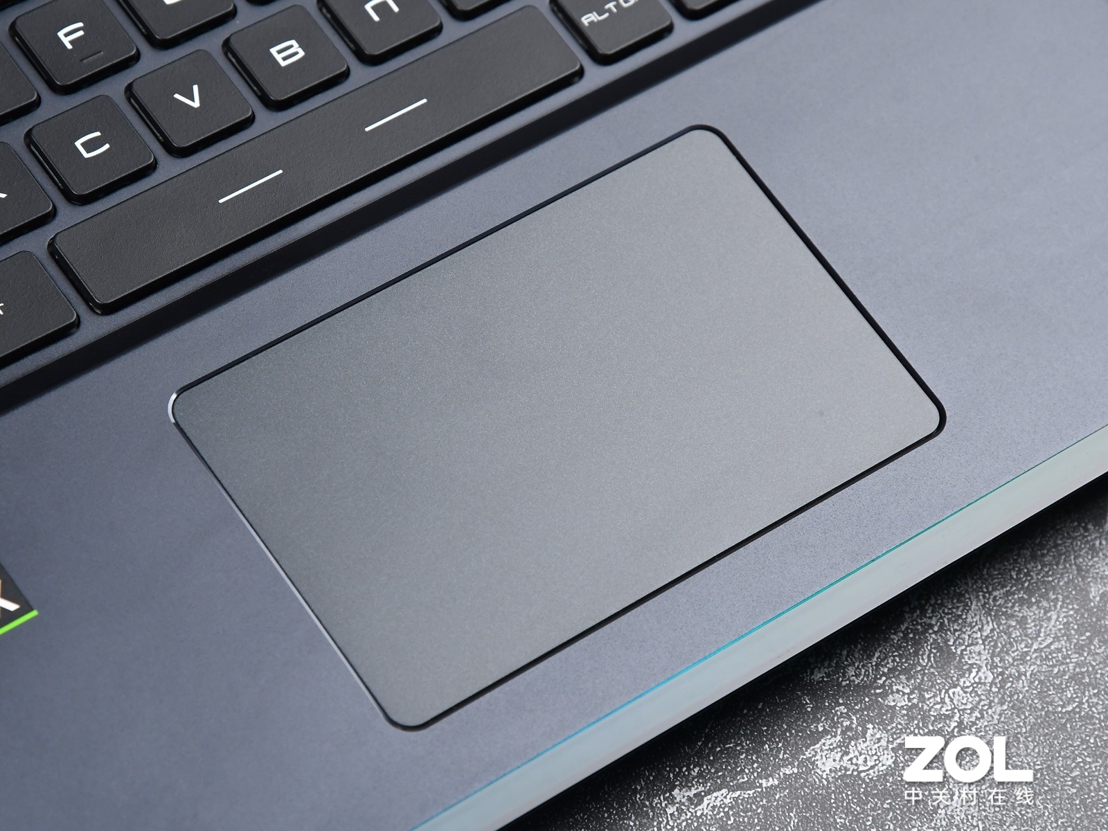 旗舰平台游戏怪兽 微星强袭2 GE76图赏