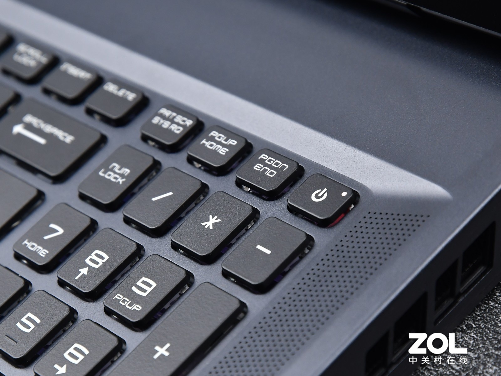 旗舰平台游戏怪兽 微星强袭2 GE76图赏