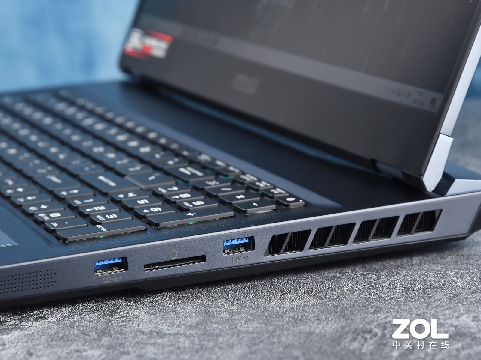 旗舰平台游戏怪兽 微星强袭2 GE76图赏